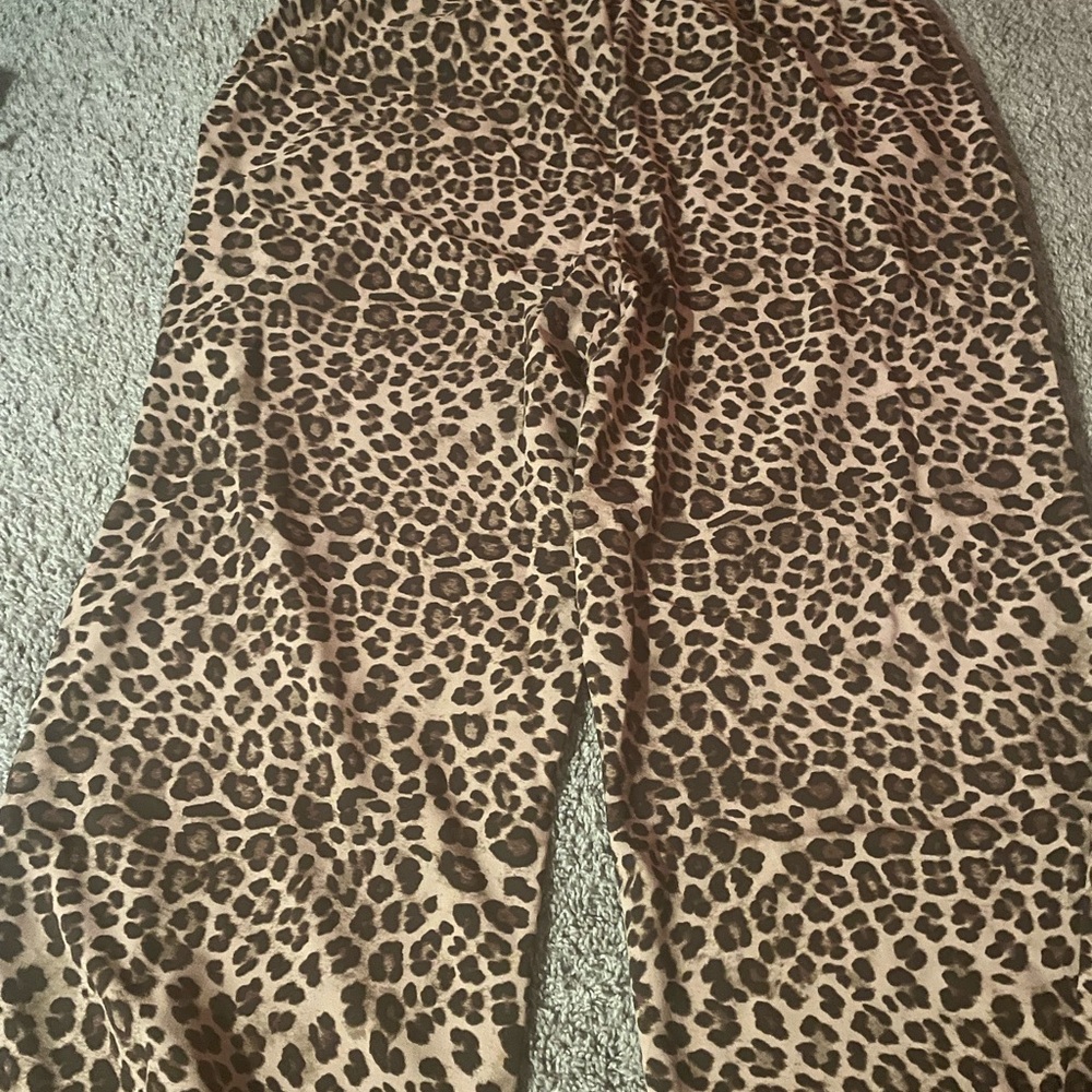 New torrid  animal print pull on pants with tie waist also has pockets sz 2x - Picture 9 of 10